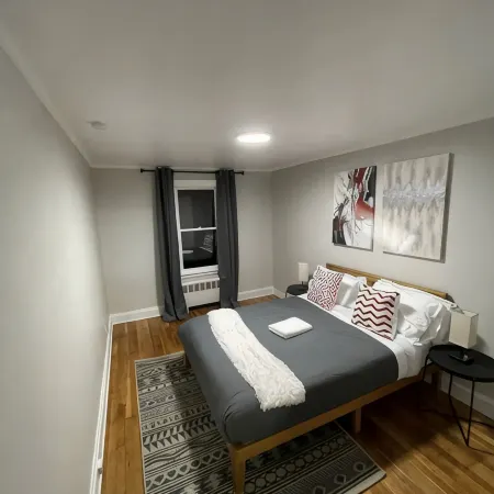 Wonderful new cozy 3 bedroom min from the casino