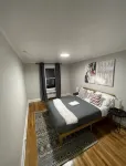 Wonderful new cozy 3 bedroom min from the casino - พร้อมWifi