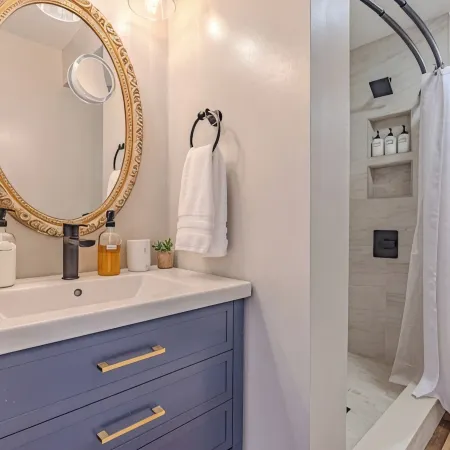 Gorgeous Apt, Pets, Hot Tub & Fire Pit, Walk --> DT Frederick Hotels in Frederick