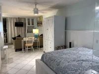 Water and Marina View Condo with Queen Sleeper and Heated Pool. - อ่างจากุชชี่