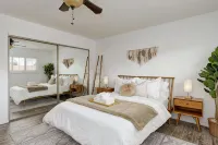 Cozy Scandi Boho Getaway with Massage Chair and BBQ - บังกะโล