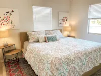 Lovely Dog-Friendly Oasis ~ Walk to Beach ~ Office - Boutique
