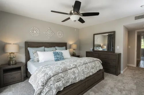 Walking distance to MIll Ave, Tempe Beach Park, Sun Devil Stadium, ASU. UPDATED! - Bungalows