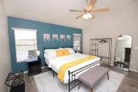 Sun-Soaked 4Br Retreat Pool + Chill Backyard - Boutique