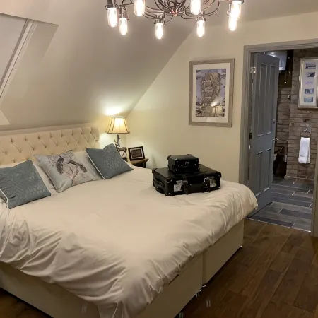 Morgan Cottage at 'This Is Not Here' With Hot Tub