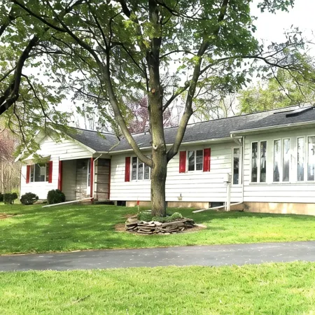 Fully Furnished Seneca Lake Lakefront Rental