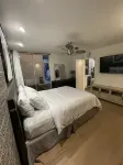 3b/2b "Beadle Box" Architectural Loft w/ Doghouse + Golf - شرفة