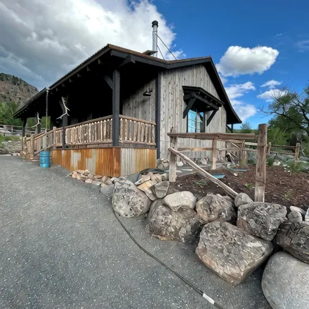 Rustic Elegant Cabin 5 Mns to Ynp ~ Open Year Round