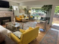 Charming 3-bedroom in Del Rey Oaks with AC, WiFi hot tub & all the hot comforts - 3-Star