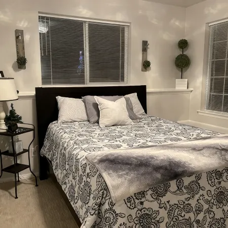 Spacious home apartment in park like setting