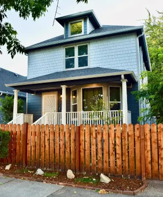 1904 home near Tacoma dome & convention centerPet friendly - 3 tähden