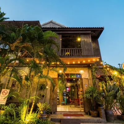 Huen Chang Puek Hotel Hotels near Yore Center