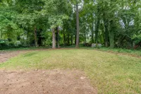 Spacious & Modern 10 Guest Retreat Near Downtown & North Hills w/ Fenced Yard - Bungalow
