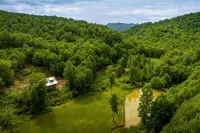 Creekside Cabin, located just minutes from Blowing Rock! - Chalets
