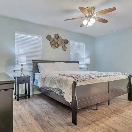 NEW 3BR w/ En-suite & Full Kitchen - Close to DT