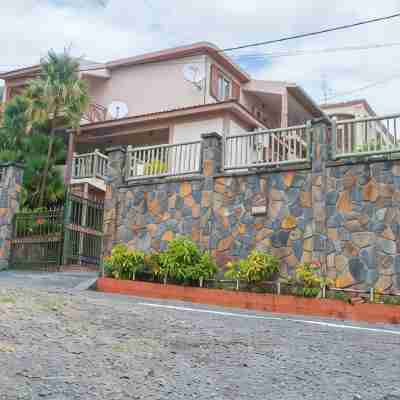 Sunset Villa Hotel Exterior