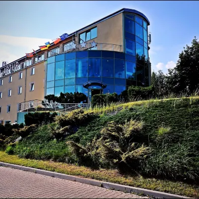 Hotel Artur Отели рядом с достопримечательностью «Парк Курдванов»