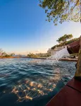 Bristol Hotel - Suối nước nóng