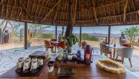 Soroi Lions Bluff Lodge - Интернет