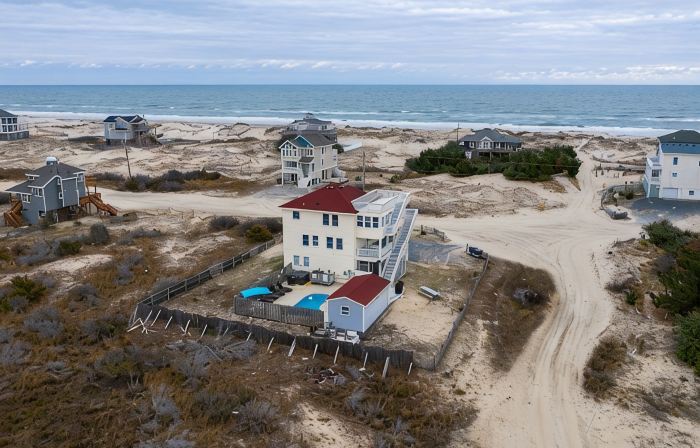 Corolla 4x4 house: Ocean views, Pool, Remodeled Master Bathroom, Wild Horses