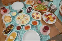 Brothers Çeşme Boutique Hotel - breakfast
