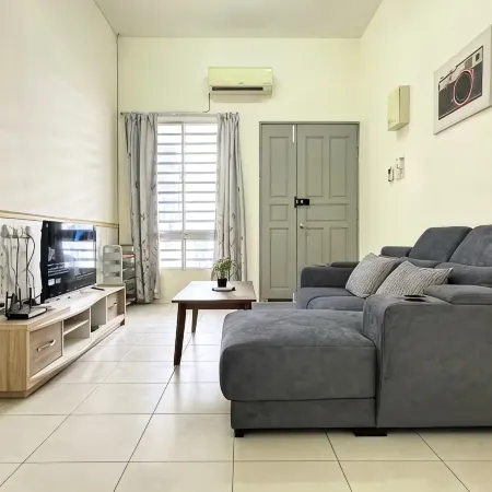 Meru Landed Klebang Ria Homestay 6PAX WiFi Netflix by BeeStay