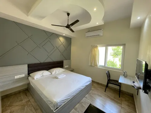 Hotel Grand Lpm - 3-Star