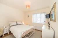 Tdm Bachelot Lettings Ltd Hotels in Merton