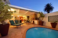 Anchorage Guesthouse - Private Pools