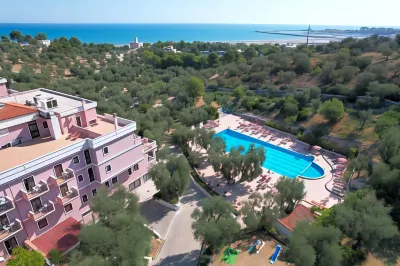 Hotel Delle More Hotels in der Nähe von Crovatico Centro Vacanze