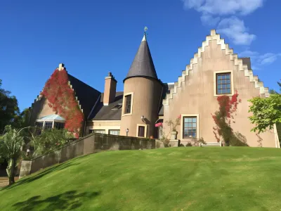Highland Bear Lodge & Luxury Bear Huts Hotels in Drumnadrochit