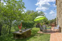 La Casa Nel Bosco D'arte- Greve in Chianti, holiday house with private garden