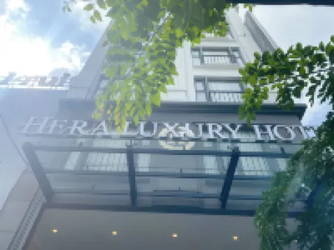 Hera Luxury Hotel 鄰近新山一國際機場的酒店