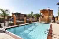 Express Inn & Suites Ontario Airport Hotels in Upland