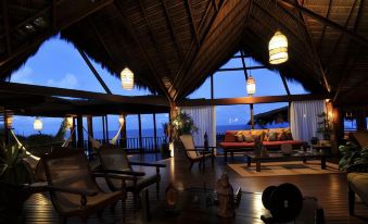 Sombra e Água Fresca Resort