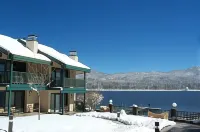 Lagonita Lodge Hotels near Pine Knot Village
