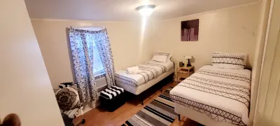 Black-White Rm by Yale U Hotels in 