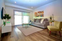 Los Angeles Deluxe Suites with Free Parking