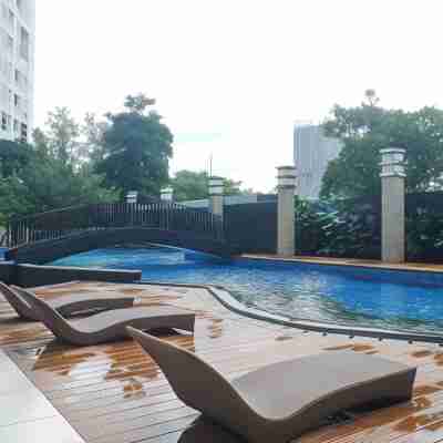 Exclusive And Spacey 3Br At Grand Sungkono Lagoon Apartment Fitness & Recreational Facilities