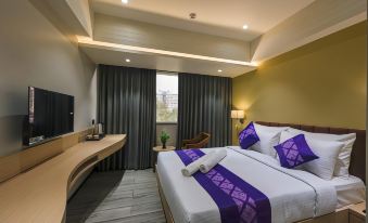 Purple Beds by Vits Dwarkesh, Surat
