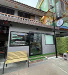 Sleep4Cheap@Donsak Hotel in zona Wat Khao Phra In