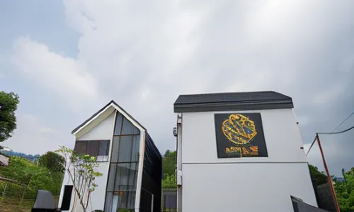 Villa Awls & Resort Puncak