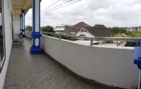 Losmen Ibu Hj. Tarjo Hotel di Sukodadi
