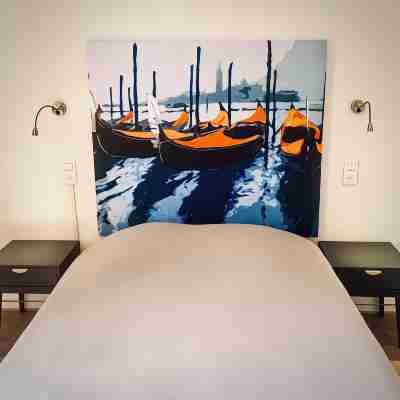 Hotel des Voyageurs Rooms