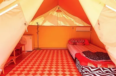 Seocheon Beach Glamping Hotels near Dongbaegjeong