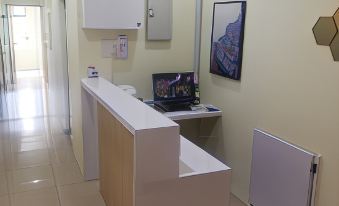 OYO 90090 Roselyn Inn 2