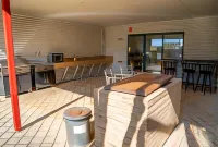 Karri Aura Hotels in Shadforth
