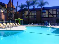 Anaheim Majestic Garden Hotel - Swimmingpools