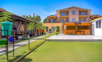 5. Villa de..