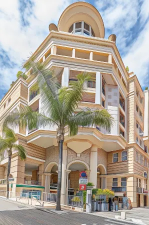 Aparthotel Adagio Monaco Palais Joséphine Отели рядом с достопримечательностью «Трофей Августа»